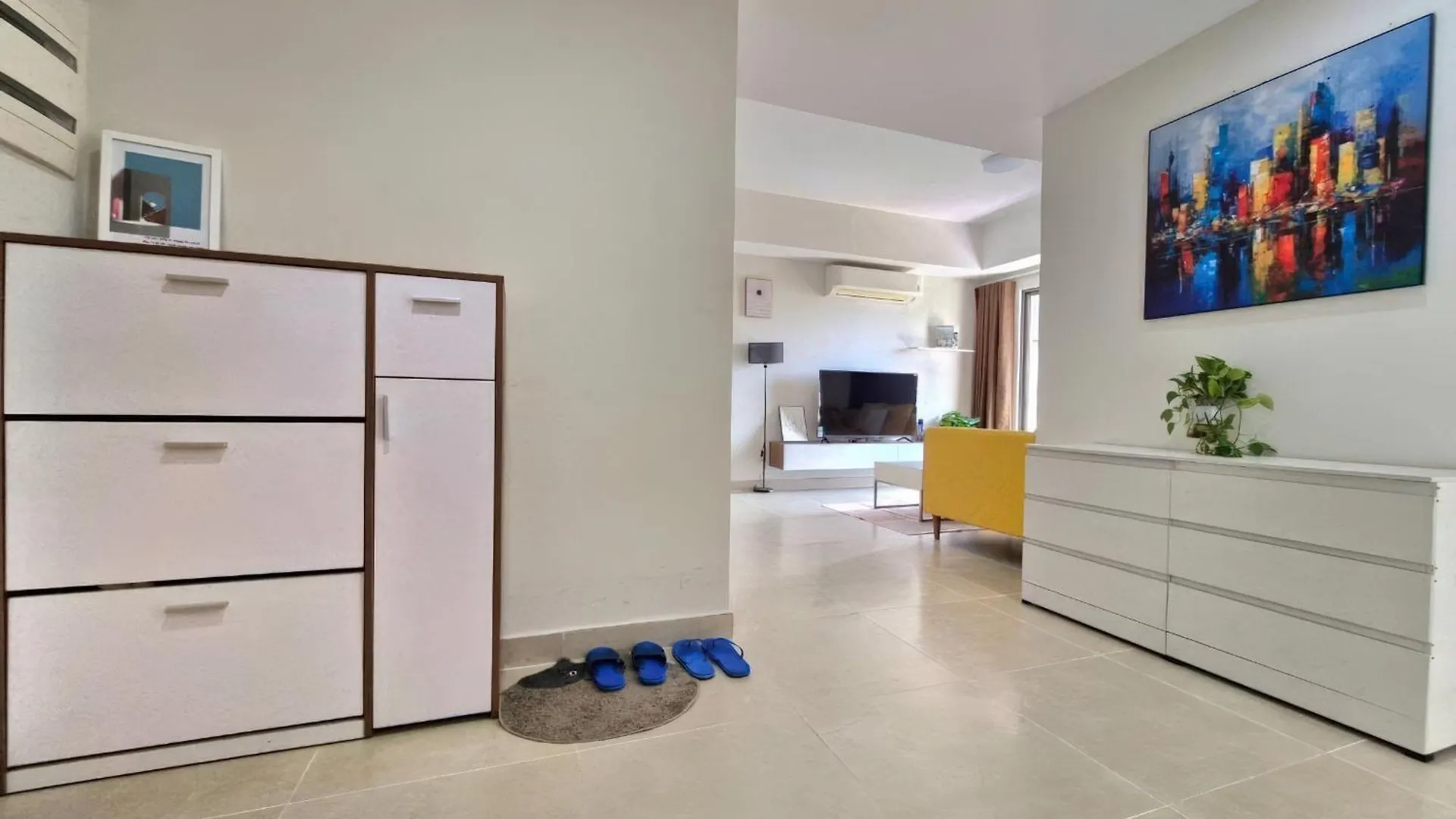 Rainbow Sky Center Tsn Airport Apartment Ho Chi Minh City Vietnam