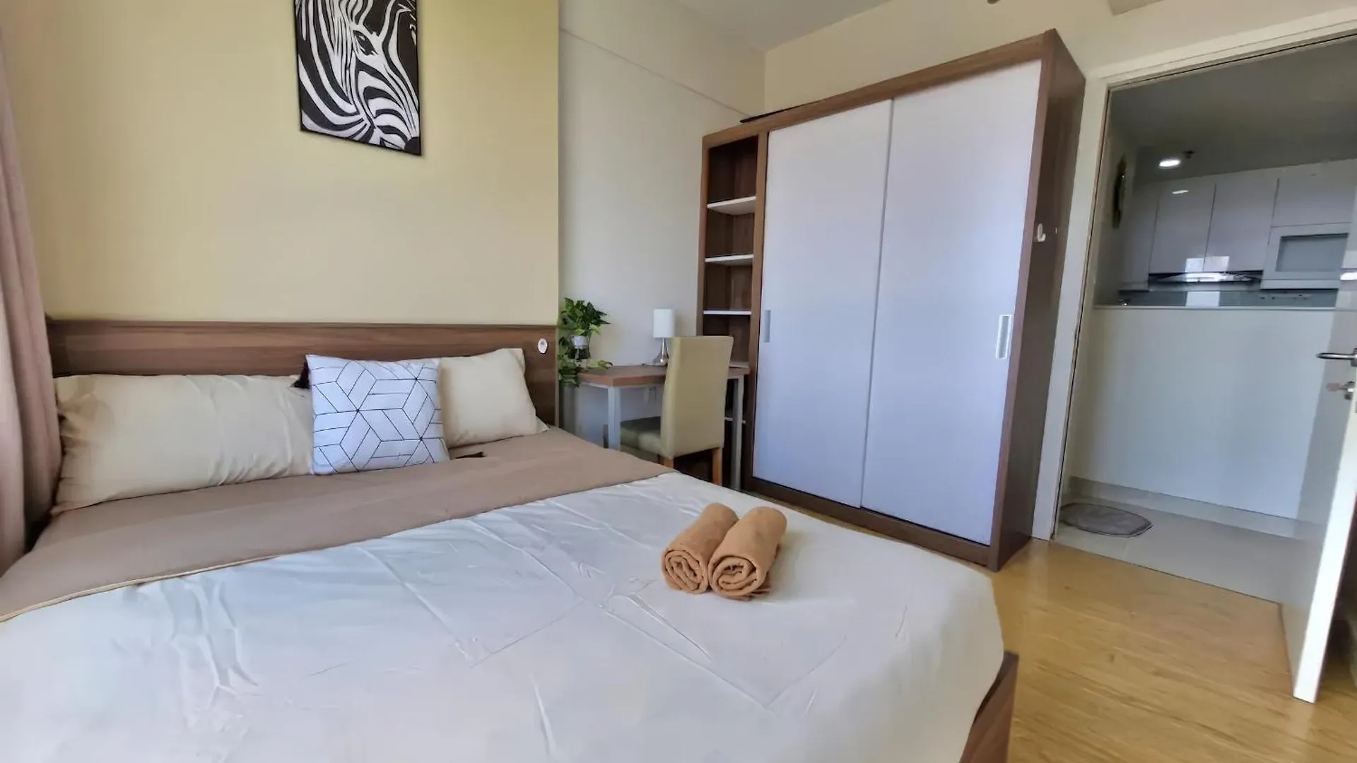 Rainbow Sky Center Tsn Airport Apartment Ho Chi Minh City