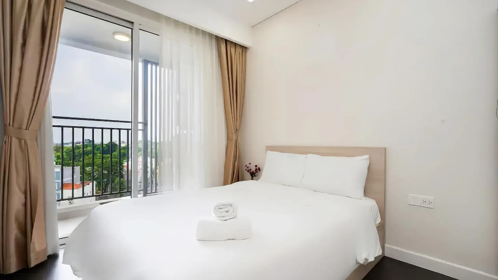 Rainbow Sky Center Tsn Airport Apartment Ho Chi Minh City Vietnam