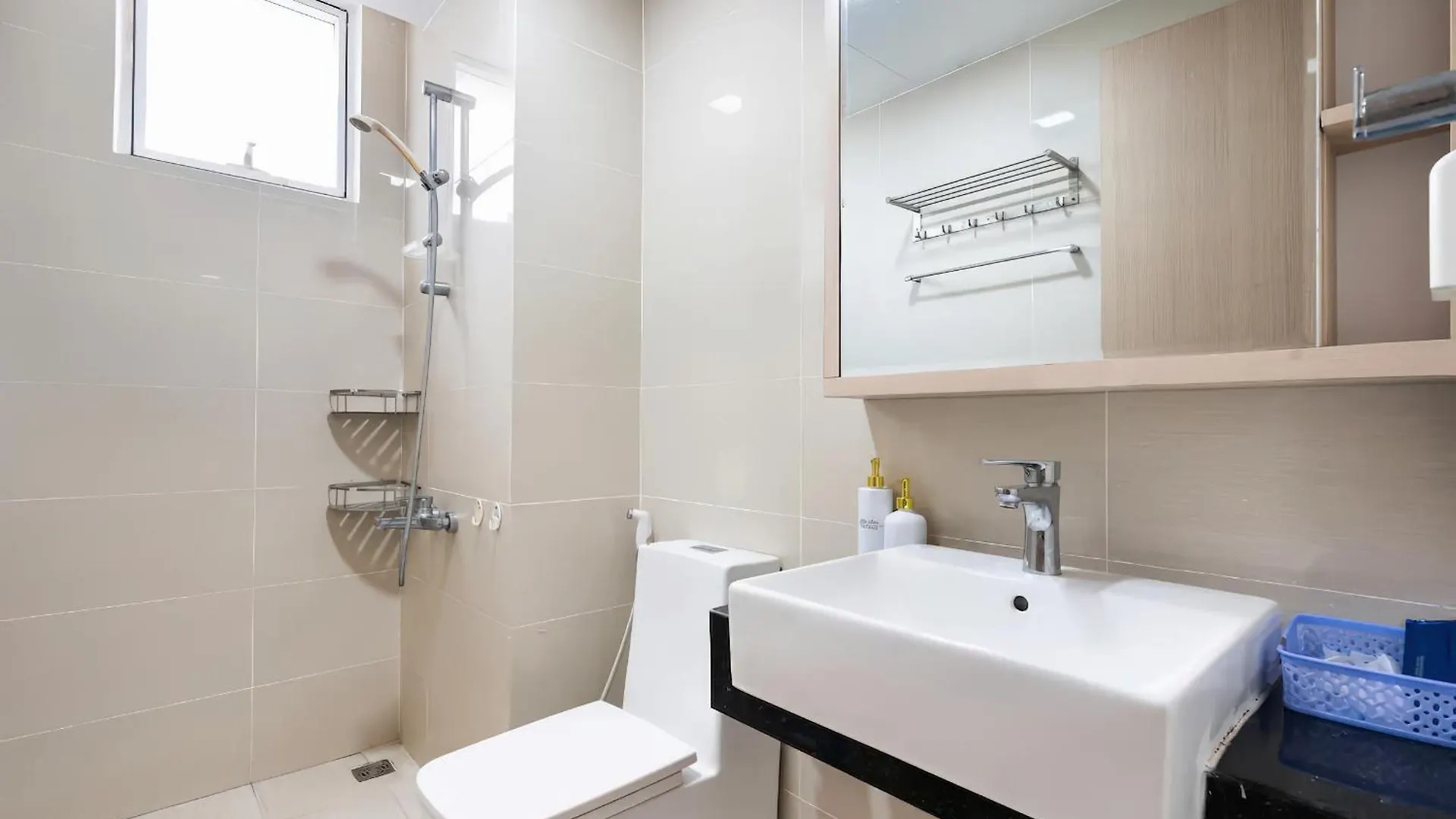 Rainbow Sky Center Tsn Airport Apartment Ho Chi Minh City