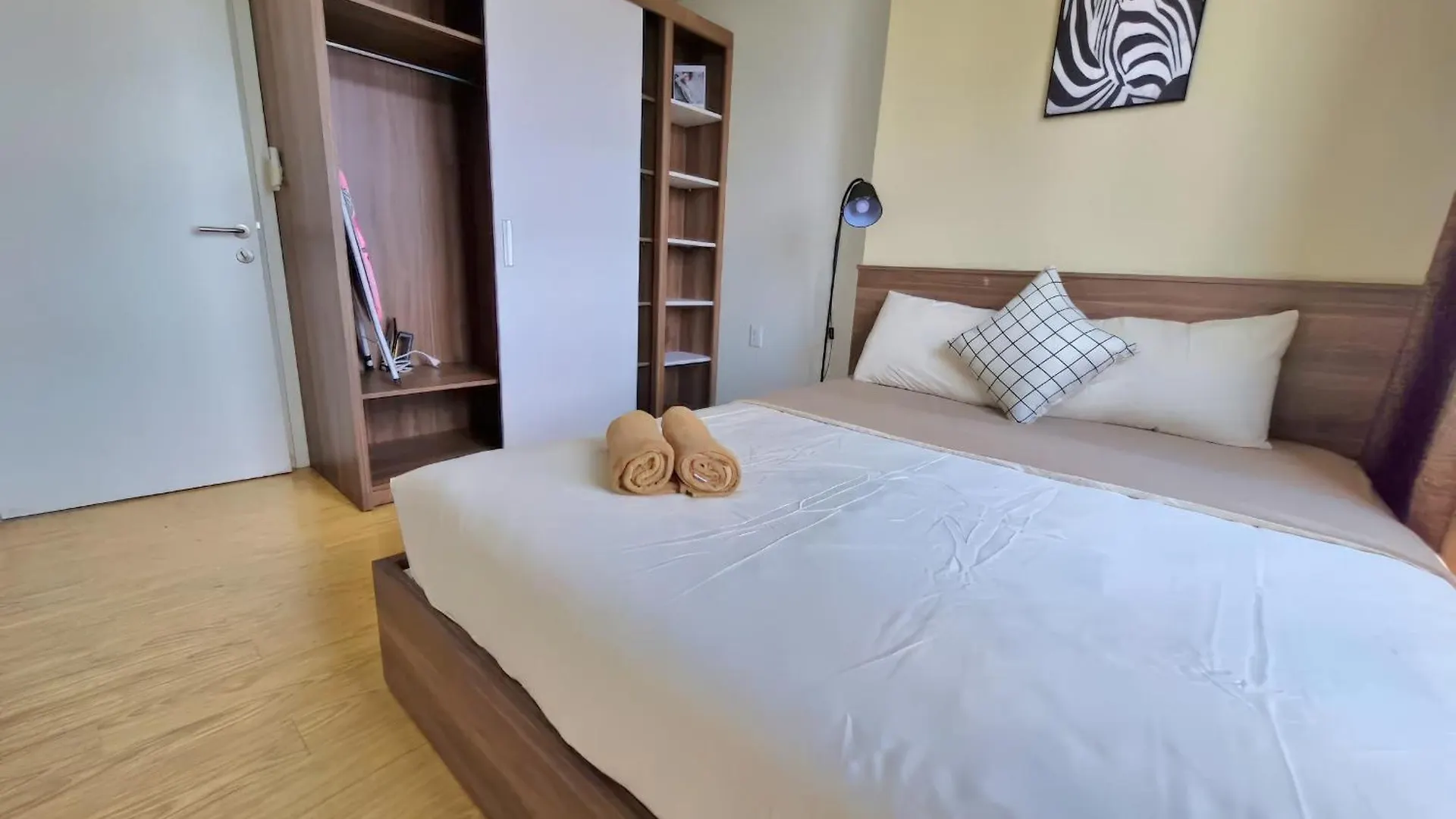 Rainbow Sky Center Tsn Airport Apartment Ho Chi Minh City 0*,