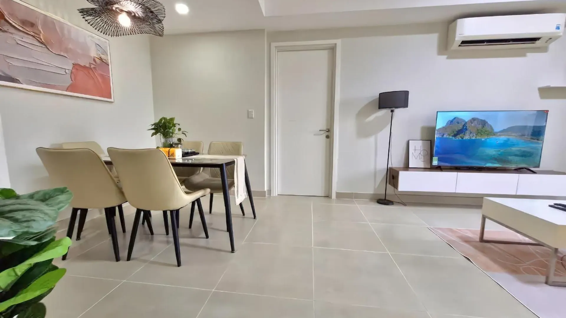 Rainbow Sky Center Tsn Airport Apartment Ho Chi Minh City