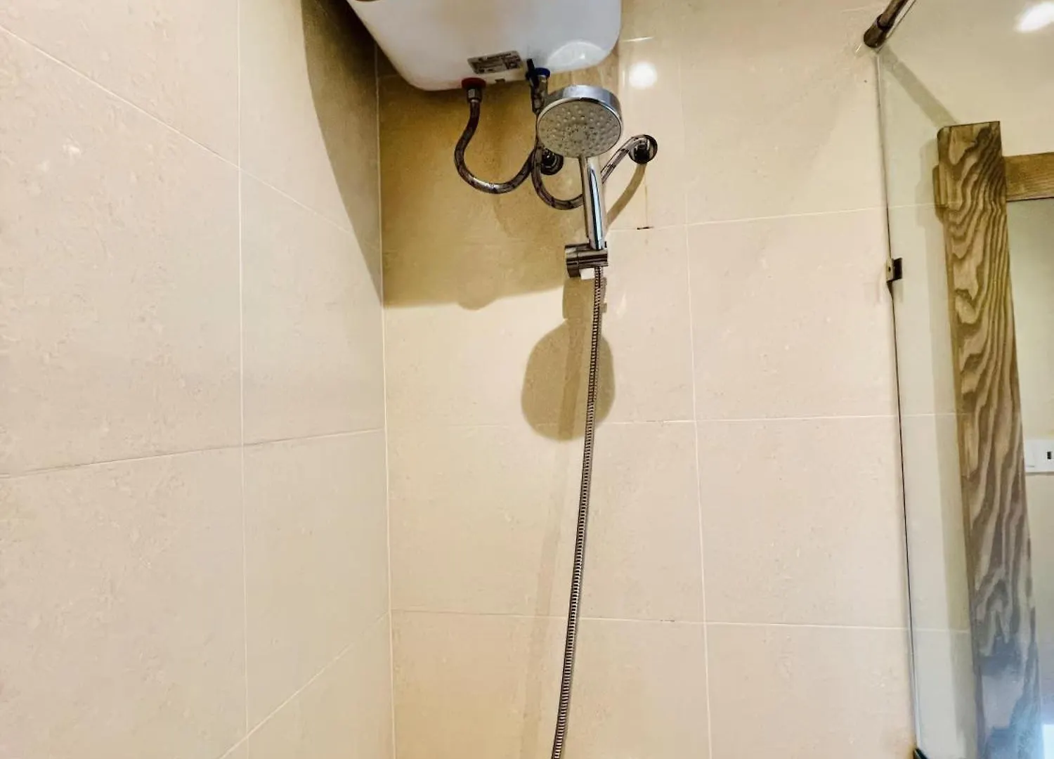 Rainbow Sky Center Tsn Airport Apartment Ho Chi Minh City