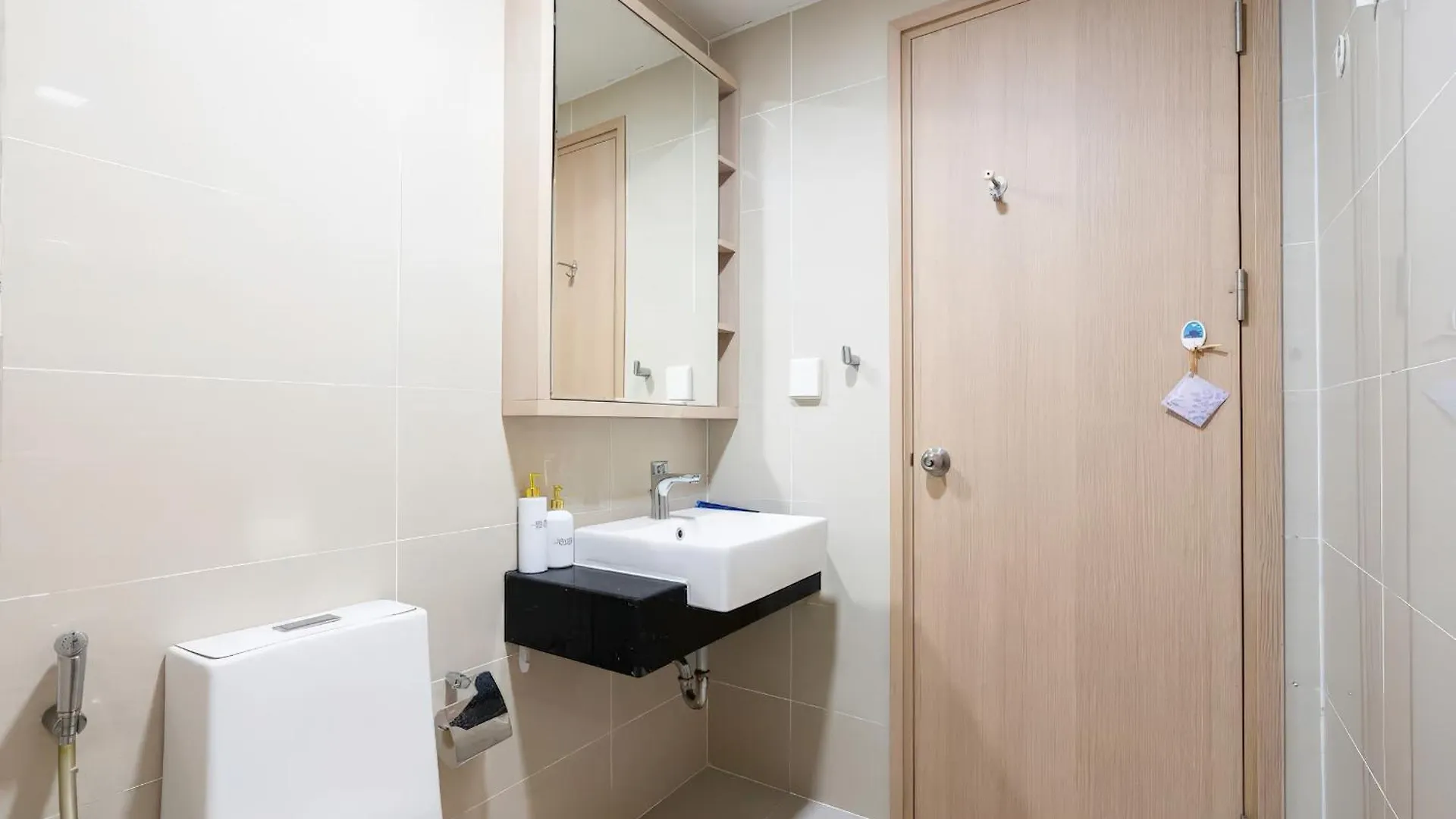 Rainbow Sky Center Tsn Airport Apartment Ho Chi Minh City