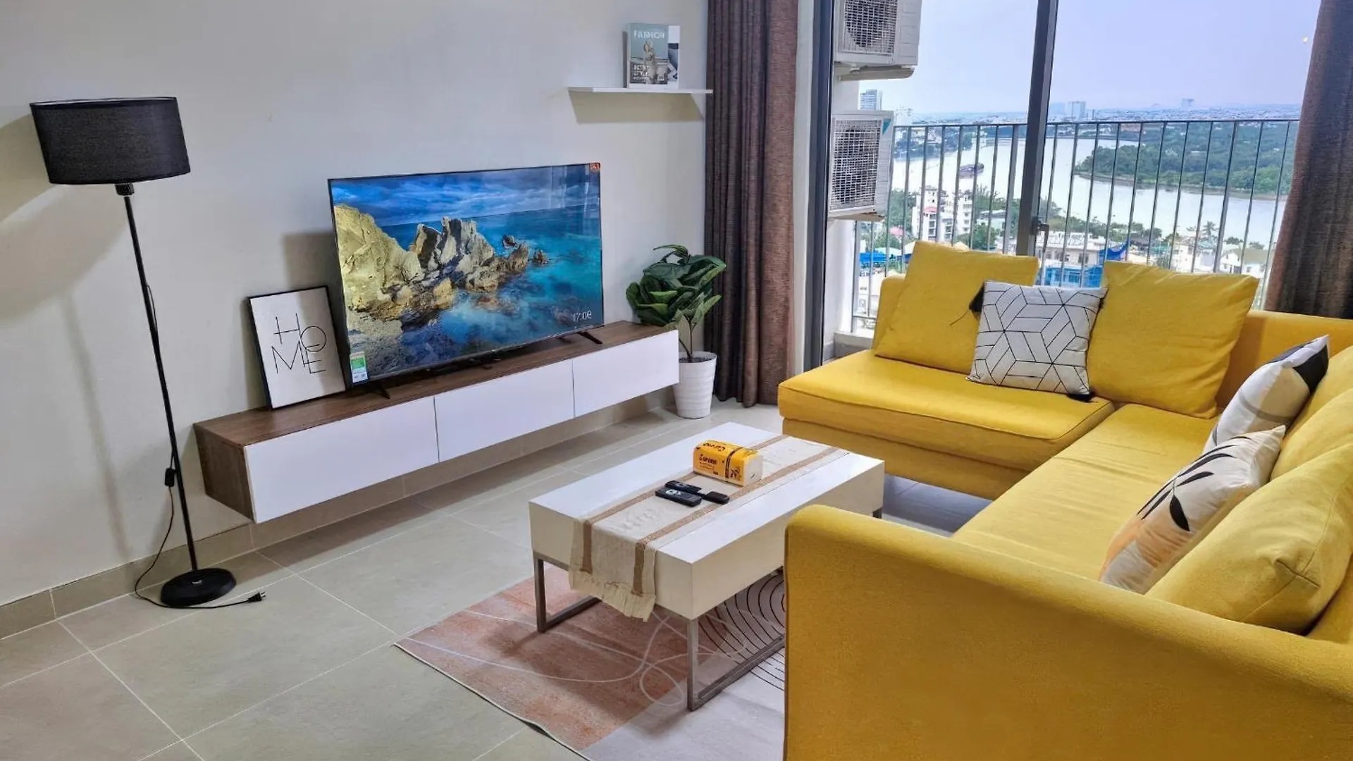Rainbow Sky Center Tsn Airport Apartment Ho Chi Minh City Vietnam