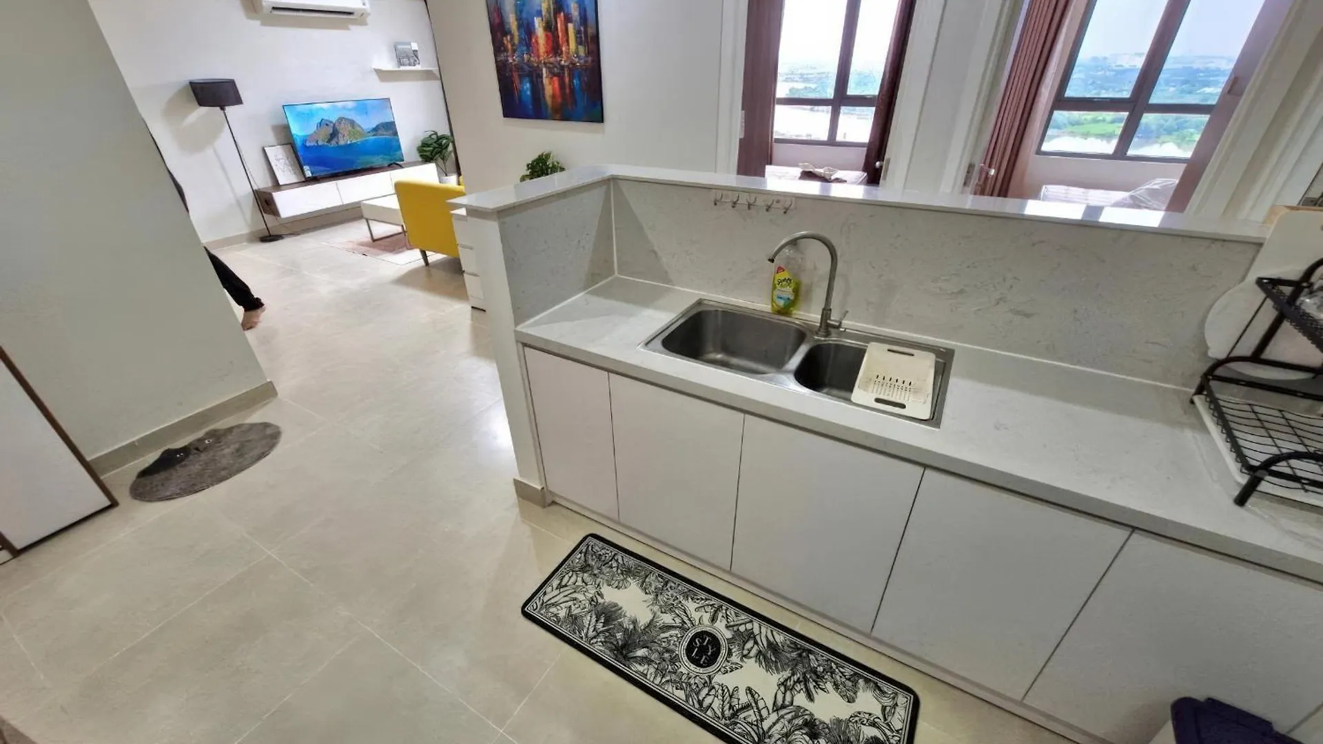 Rainbow Sky Center Tsn Airport Apartment Ho Chi Minh City