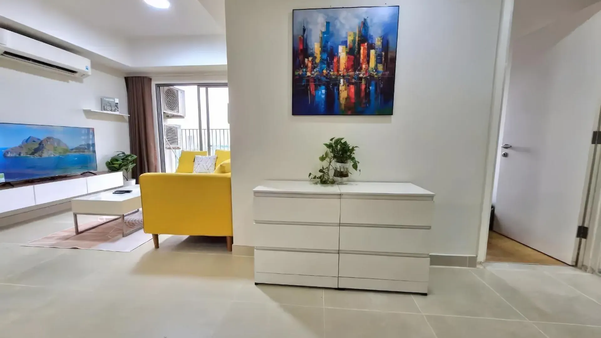 Rainbow Sky Center Tsn Airport Apartment Ho Chi Minh City