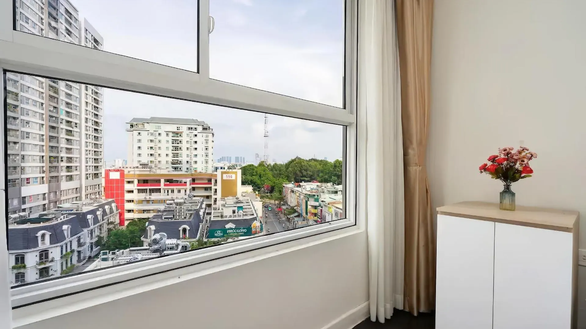 Rainbow Sky Center Tsn Airport Apartment Ho Chi Minh City