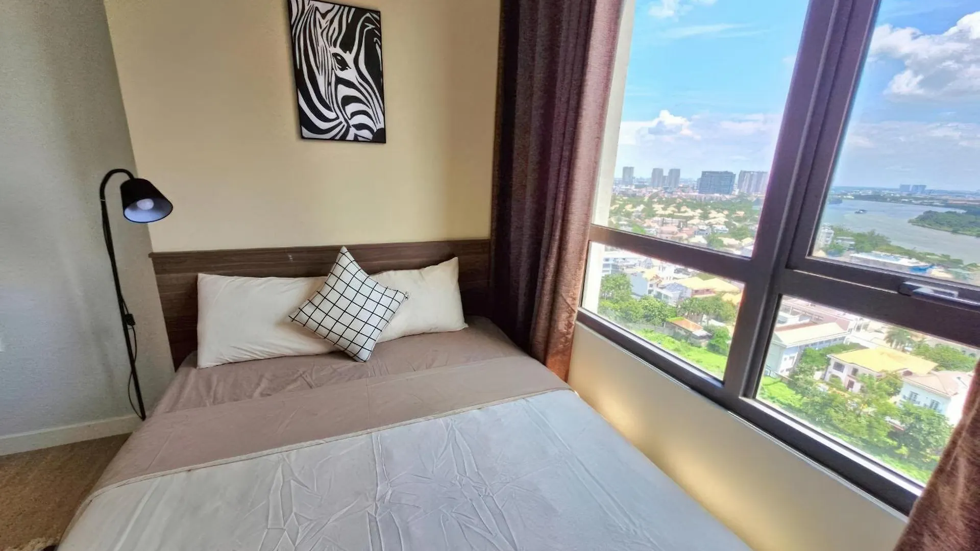 Rainbow Sky Center Tsn Airport Apartment Ho Chi Minh City
